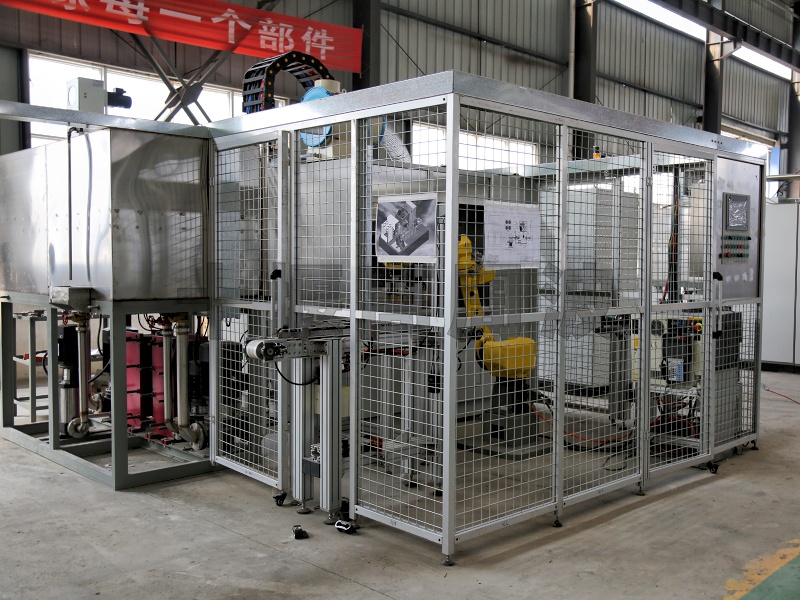 3-端聯(lián)器全自動感應淬火設備.jpg